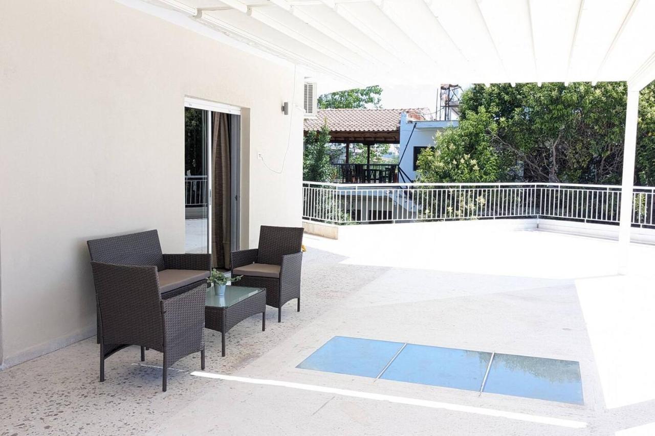 Beachfront Apartment Nea Moudania Ngoại thất bức ảnh