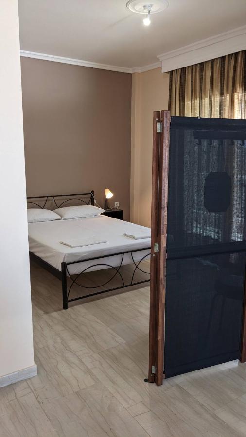 Beachfront Apartment Nea Moudania Ngoại thất bức ảnh